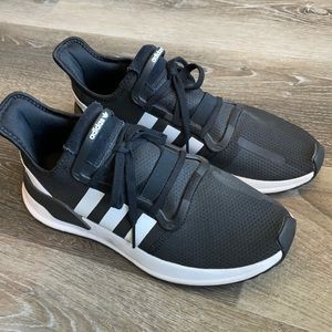 Adidas U path runners